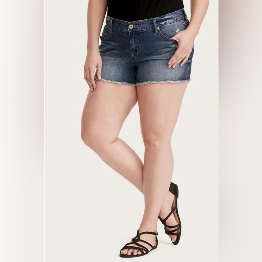 Torrid Skinny Short Short Vintage Stretch Medium Wash Size‎ 12